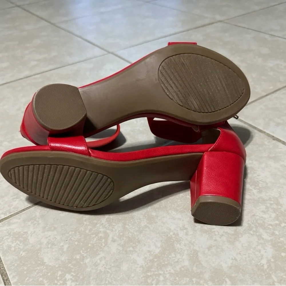 White Mountain Red Block Heel Sandals Size 7 - Picture 8 of 9